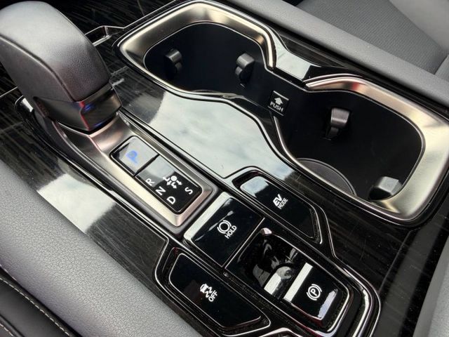 350h 頂級版 真正懂車的人，都知道 RX 為什麼能長年受到全球車主喜愛。這台「超優惠」釋出！  第17張相片