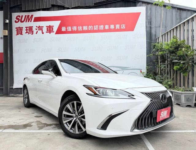 Lexus ES 200頂級版 不是每台中大型房車，都能同時做到「舒適、體面、耐開、又讓人安心」業務主管、自營商老板的選  第1張相片