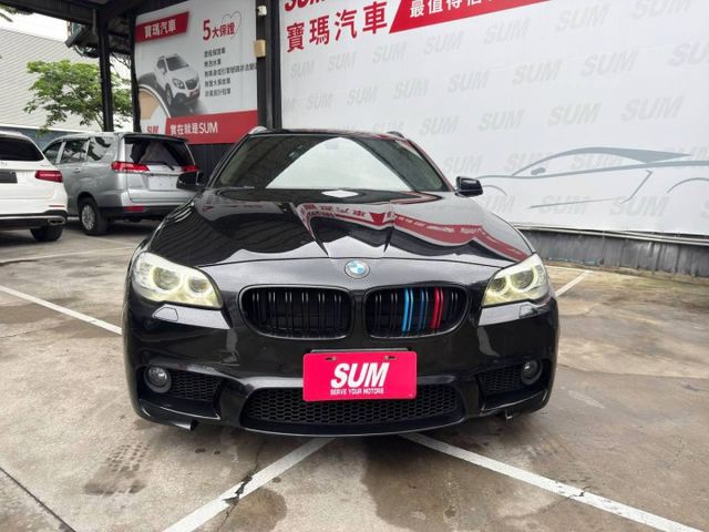 N47Tourin長車身比例、低調紳士氣息、柴油扭力輸出，加上 BMW 招牌後驅操控，開起來依舊是滿滿德味與高速穩定感。  第3張相片