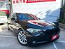 當你看到一台 BMW 5-Series Touring 從街角滑過，那種低調卻充滿氣場的姿態，懂車的人都會多看兩眼。  第1張縮圖