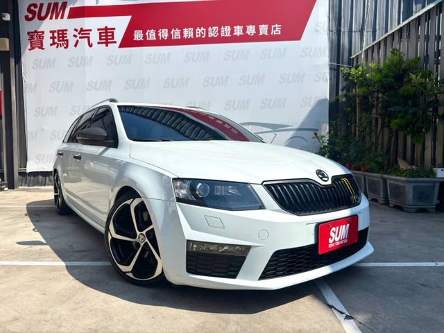 RS專屬跑格套件、換檔撥片、跑車化座椅、超大Combi行李空間，一踩下油門就能感受到德系性能車的靈魂！  第1張相片