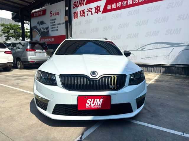 RS專屬跑格套件、換檔撥片、跑車化座椅、超大Combi行李空間，一踩下油門就能感受到德系性能車的靈魂！  第3張相片