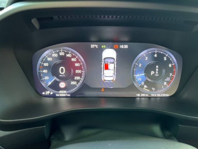 T2的「安全感」與「好上手」，視野好、坐姿高，女生開也非常有自信 而且 VOLVO 招牌安全性真的不是說說而已  第13張相片