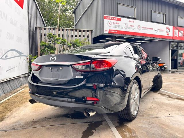 柴油旗艦型 前車主超顧車的類型 各項機能良好 因為一直在跑一直在用心照顧 省油好房車一台！  第2張相片