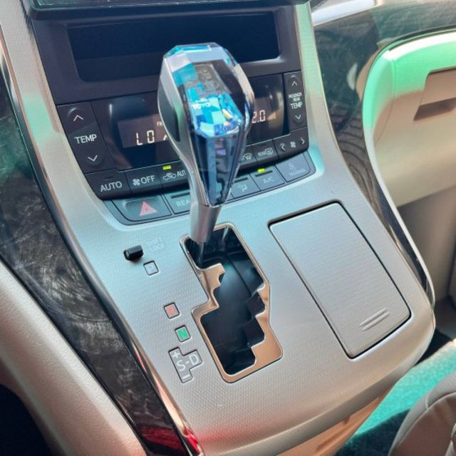 旗艦七人座 Alphard 一直是商務接待與家庭用車的經典代表。一部真正懂得享受移動過程的豪華 MPV。  第19張相片