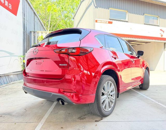 旗艦進化型 AWD 智慧四輪驅動系統 全車系並標配 MRCC 全速域 ACC、360°環景影像及 HUD 抬頭顯示器。  第2張相片