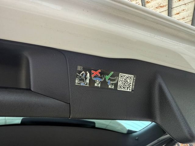 總代理  里程僅4.3萬公里 車況綿密 精品級養護 比新車更划算，卻依然保有歐系精品的質感與科技  第5張相片