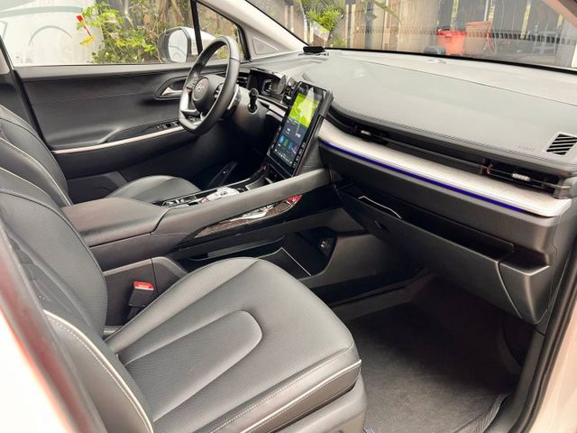 七人座  ACC主動跟車系統  車道維持輔助系統  360環景影像 電動尾門 全景天窗  第6張相片