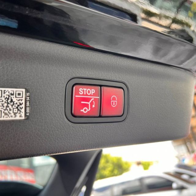若尋找一台兼具豪華、科技、舒適與環保的頂級 SUV， EQE SUV 350 4MATIC，會讓你明白什麼叫「移動的豪宅  第5張相片