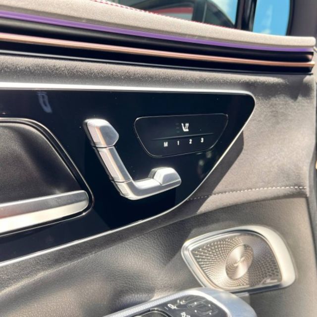 若尋找一台兼具豪華、科技、舒適與環保的頂級 SUV， EQE SUV 350 4MATIC，會讓你明白什麼叫「移動的豪宅  第11張相片