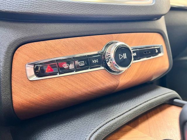 七人乘坐舒適 AWD 四驅更有信心  北歐極簡豪華質感 安全科技全面守護  第19張相片