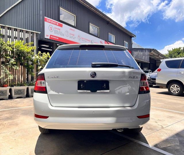 COMBI 1.0 TSI 喜歡小車的靈活與德系紮實感？ 這台 Fabia 絕對值得你親自試駕體驗！小姐姐用車 香味四溢  第4張相片