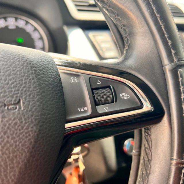 COMBI 1.0 TSI 喜歡小車的靈活與德系紮實感？ 這台 Fabia 絕對值得你親自試駕體驗！小姐姐用車 香味四溢  第10張相片