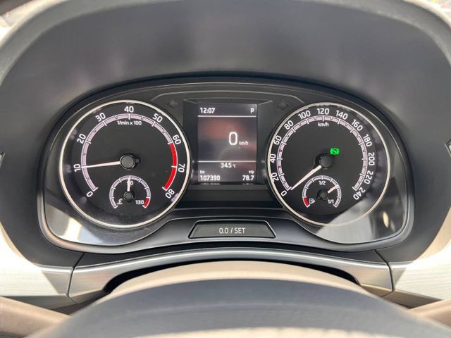 COMBI 1.0 TSI 喜歡小車的靈活與德系紮實感？ 這台 Fabia 絕對值得你親自試駕體驗！小姐姐用車 香味四溢  第12張相片