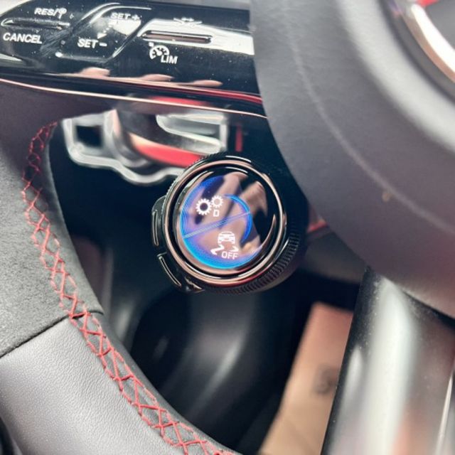 AMG A35 4MATIC 摘星版 近乎新車的性能美學 【純正 AMG 性能底蘊】 為懂車、講究質感的你而存在  第10張相片