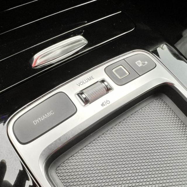 AMG A35 4MATIC 摘星版 近乎新車的性能美學 【純正 AMG 性能底蘊】 為懂車、講究質感的你而存在  第19張相片