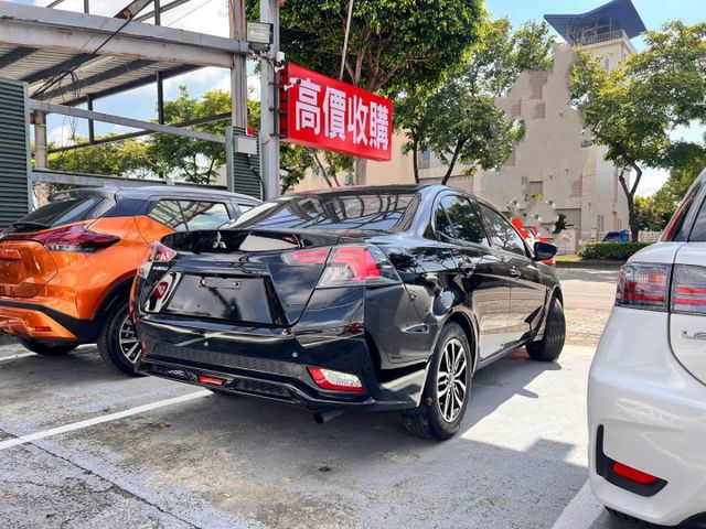 Lancer 1.8 魅力型 Apple CarPlay 倒車顯影、定速巡航  Keyless免鑰匙 省心耐用 保養輕鬆  第2張相片