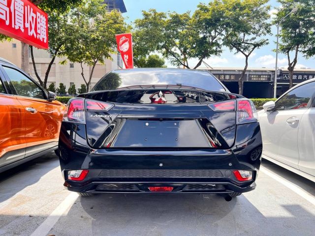 Lancer 1.8 魅力型 Apple CarPlay 倒車顯影、定速巡航  Keyless免鑰匙 省心耐用 保養輕鬆  第4張相片