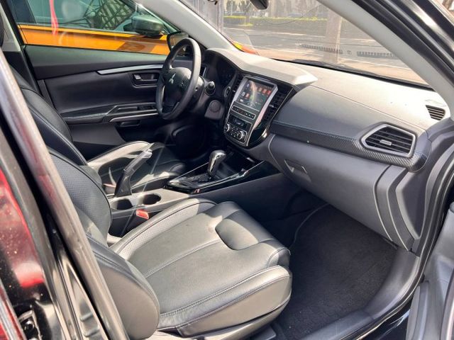 Lancer 1.8 魅力型 Apple CarPlay 倒車顯影、定速巡航  Keyless免鑰匙 省心耐用 保養輕鬆  第6張相片