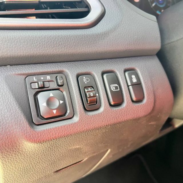 Lancer 1.8 魅力型 Apple CarPlay 倒車顯影、定速巡航  Keyless免鑰匙 省心耐用 保養輕鬆  第10張相片