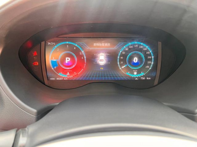 Lancer 1.8 魅力型 Apple CarPlay 倒車顯影、定速巡航  Keyless免鑰匙 省心耐用 保養輕鬆  第11張相片