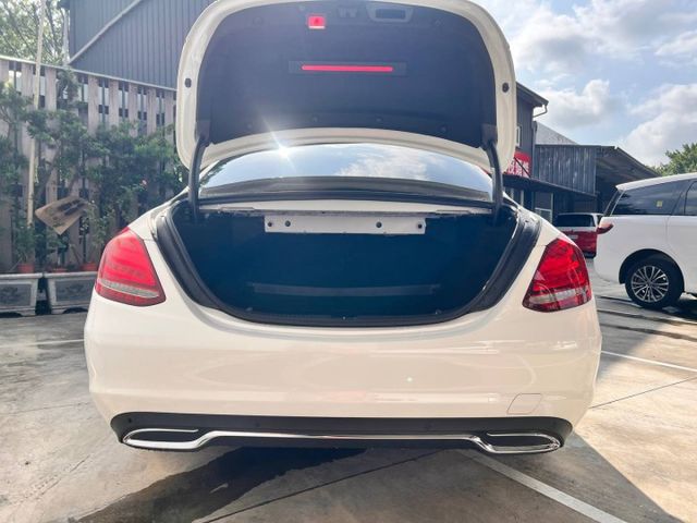 Avantgarde 不到國產新車的價格，就能入主 Mercedes-Benz 經典豪華房車  第5張相片