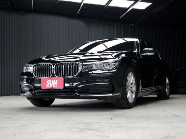 16式 G11 BMW旗艦級房車 額外加選香氛套件 18向電動冷熱椅 HUD抬顯 智慧型鑰匙  豪華大氣等董仔來試  第2張相片