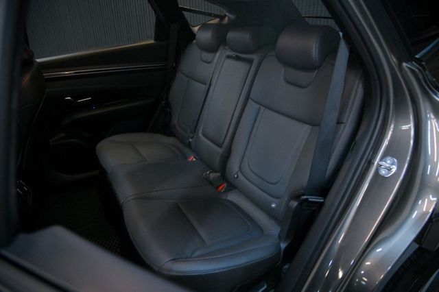 韓系熱賣SUV~新古車僅跑一萬原廠保固中~LV2全速域跟車+車道置中+數位儀表+手機投影+倒車顯影~買新車不如買這台!  第12張相片