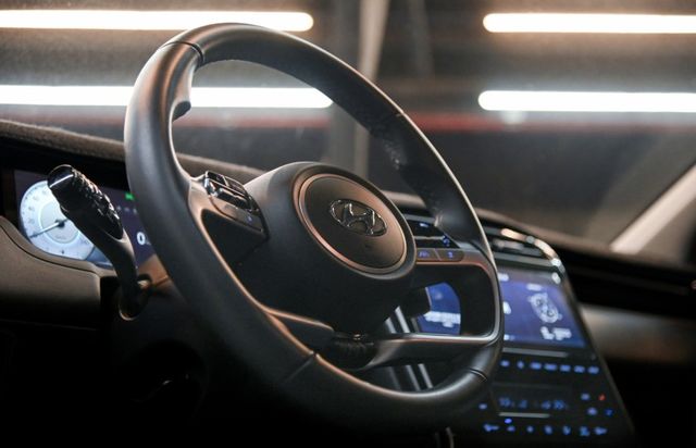 韓系熱賣SUV~新古車僅跑一萬原廠保固中~LV2全速域跟車+車道置中+數位儀表+手機投影+倒車顯影~買新車不如買這台!  第13張相片