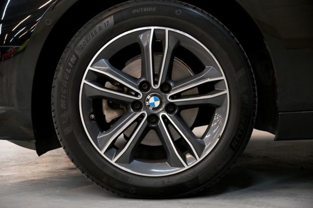 與新車百萬價差輕鬆入主BMW～小改款~升級SPORTline套件+17鋁圈＋雙前電動椅＋倒車顯影＋電尾門～滿滿配備快搶購  第8張相片