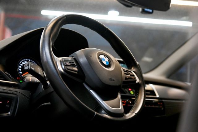 與新車百萬價差輕鬆入主BMW～小改款~升級SPORTline套件+17鋁圈＋雙前電動椅＋倒車顯影＋電尾門～滿滿配備快搶購  第13張相片