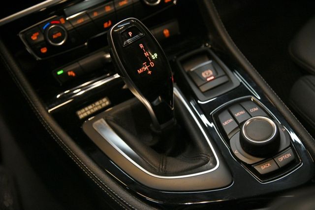 與新車百萬價差輕鬆入主BMW～小改款~升級SPORTline套件+17鋁圈＋雙前電動椅＋倒車顯影＋電尾門～滿滿配備快搶購  第17張相片