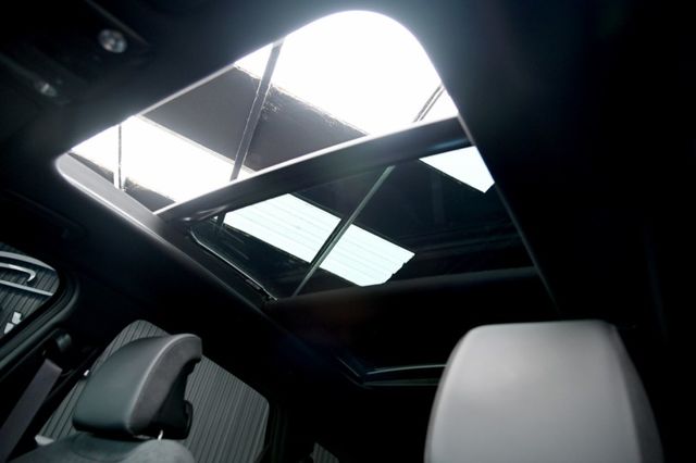 旗艦X-LINE AWD~僅跑1萬新車保固至2028~選配全景天窗+主動跟車+環景+12.3吋曲面儀表+手機投影~快搶!  第16張相片