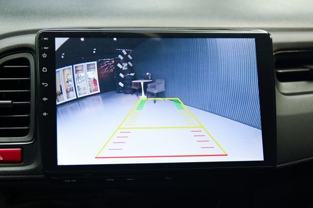年度熱銷跨界休旅~全車包膜+4條新胎+全新安卓機無線手機投影+倒車顯影+定速巡航+電折後視鏡~認證車全鈑件還有保固~快搶  第19張相片