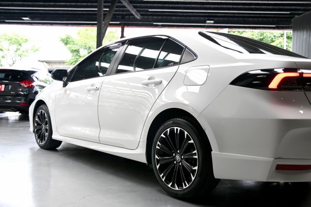 操控加倍熱血無限GR SPORT~里程5萬原廠紀錄~專屬運動懸吊+空力套件+主動跟車+車偏+手機投影+倒顯~高妥善好養護  第5張相片