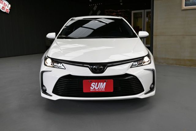 銷售冠軍家庭房車~原廠紀錄 超低里程僅4萬~ACC跟車+車道偏移警示+倒車顯影+循跡防滑+胎壓偵測+藍芽音樂~全台保固~  第2張相片