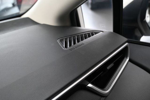 銷售冠軍家庭房車~原廠紀錄 超低里程僅4萬~ACC跟車+車道偏移警示+倒車顯影+循跡防滑+胎壓偵測+藍芽音樂~全台保固~  第17張相片