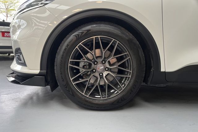 賣一台少一台同級主動安全最滿~原廠3+3保固中僅跑4萬~ACC跟車+360環景+車道維持輔助+電動座椅+加裝尾翼+前大包  第20張相片