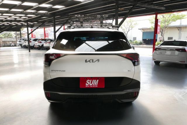 最頂規X-LINE AWD~超低里程只走5千新車保固原廠紀錄~跟新車只有差價買到賺到~加裝原廠行李架+加裝雙側踏板~超香  第4張相片