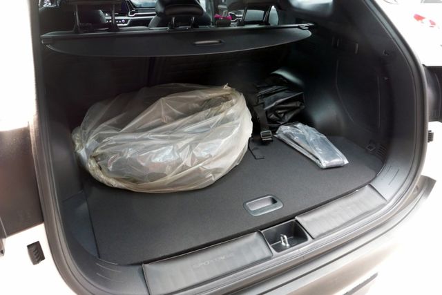 最頂規X-LINE AWD~超低里程只走5千新車保固原廠紀錄~跟新車只有差價買到賺到~加裝原廠行李架+加裝雙側踏板~超香  第7張相片