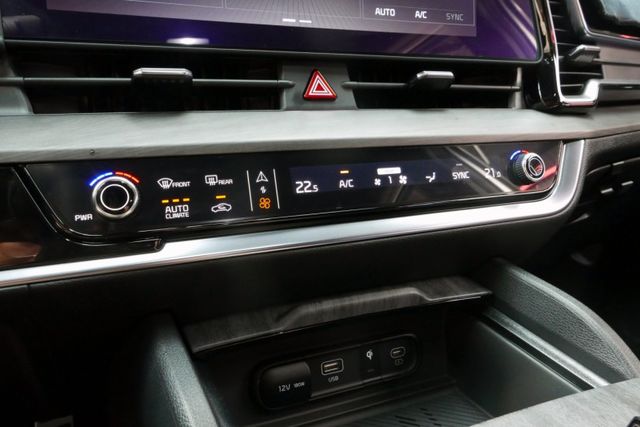 最頂規X-LINE AWD~超低里程只走5千新車保固原廠紀錄~跟新車只有差價買到賺到~加裝原廠行李架+加裝雙側踏板~超香  第16張相片