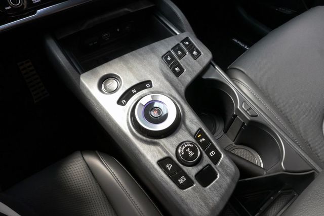 最頂規X-LINE AWD~超低里程只走5千新車保固原廠紀錄~跟新車只有差價買到賺到~加裝原廠行李架+加裝雙側踏板~超香  第17張相片