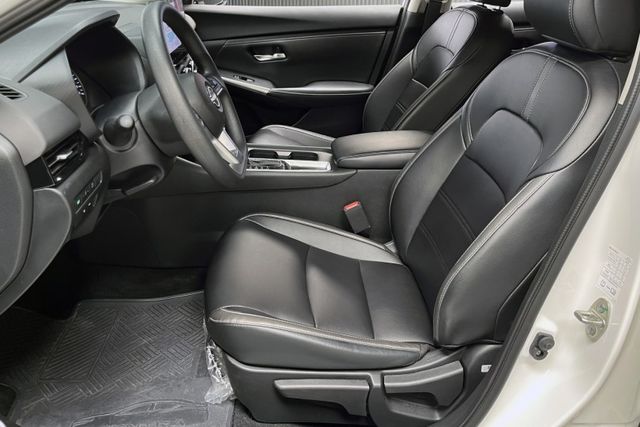 沒看錯就這麼新TWO-TONE雙色~就只跑9千公里原廠紀錄新車保固中~ACC跟車+360環景+車偏警示+CARPLAY~  第9張相片