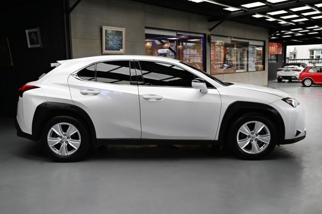 日系進口熱賣小休旅~定期保養第三方認證原鈑件~ACC主動跟車+車道偏移警示+盲點偵測+倒車顯影+循跡防滑+雙前加熱椅~  第3張相片