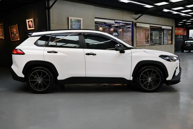 CC也可以很帥~定期保養認證原鈑件~升級鋁圈.降避震.升級前保+ACC自動跟車+車偏警示+倒車顯影+行車紀錄器+胎壓偵測  第3張相片