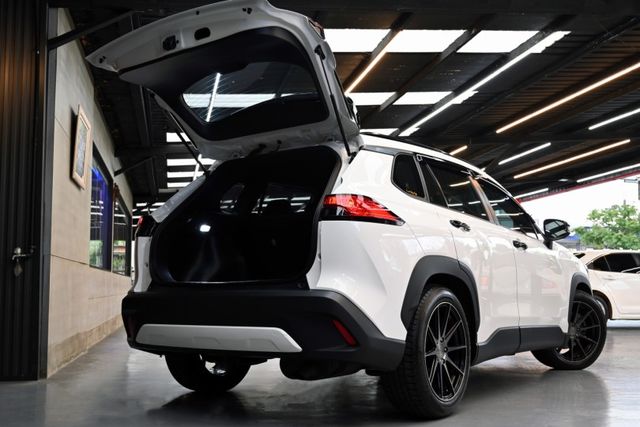 CC也可以很帥~定期保養認證原鈑件~升級鋁圈.降避震.升級前保+ACC自動跟車+車偏警示+倒車顯影+行車紀錄器+胎壓偵測  第5張相片