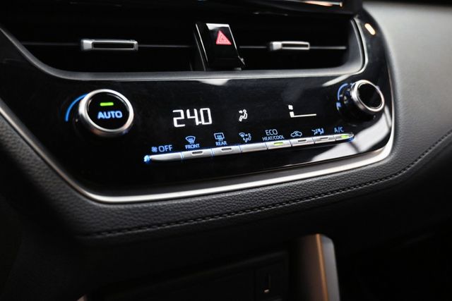 CC也可以很帥~定期保養認證原鈑件~升級鋁圈.降避震.升級前保+ACC自動跟車+車偏警示+倒車顯影+行車紀錄器+胎壓偵測  第15張相片