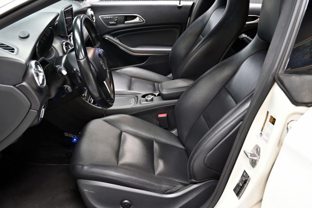 免50輕鬆入主豪華房車4MATIC~升級45前保+全景天窗+HK環繞音響+雙前電動椅附加熱+盲點偵測+定速巡航+胎壓偵測  第10張相片