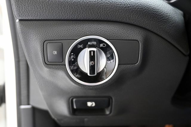 免50輕鬆入主豪華房車4MATIC~升級45前保+全景天窗+HK環繞音響+雙前電動椅附加熱+盲點偵測+定速巡航+胎壓偵測  第16張相片