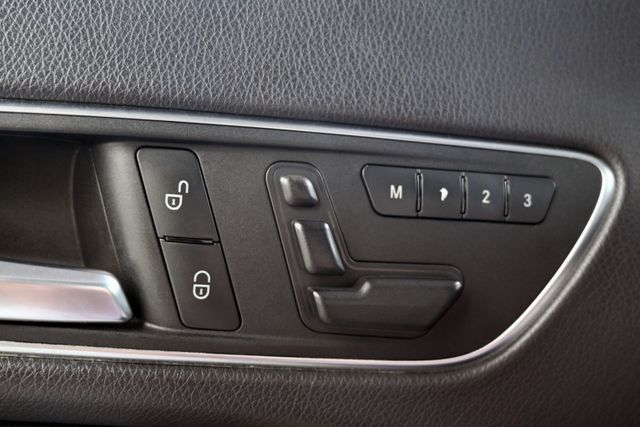 免50輕鬆入主豪華房車4MATIC~升級45前保+全景天窗+HK環繞音響+雙前電動椅附加熱+盲點偵測+定速巡航+胎壓偵測  第17張相片